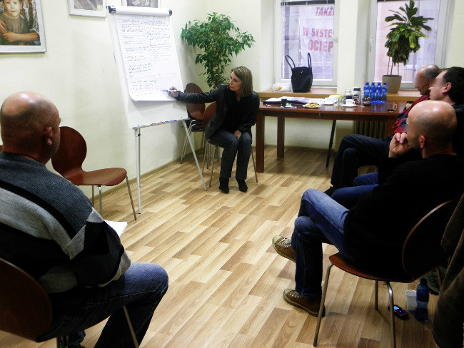 Uczestnicy programu wraz z prowadzącą